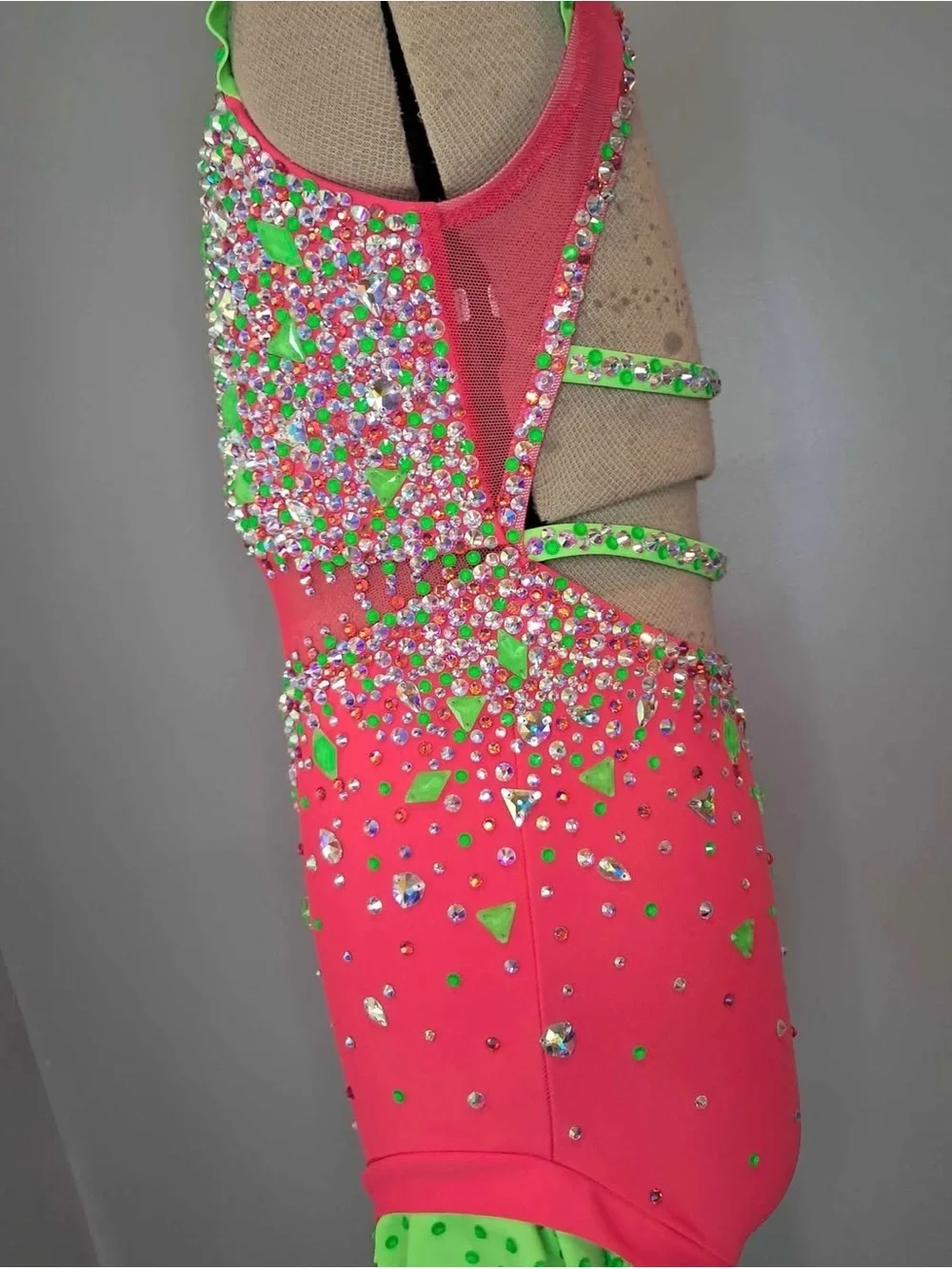 N/A vibrant pink
